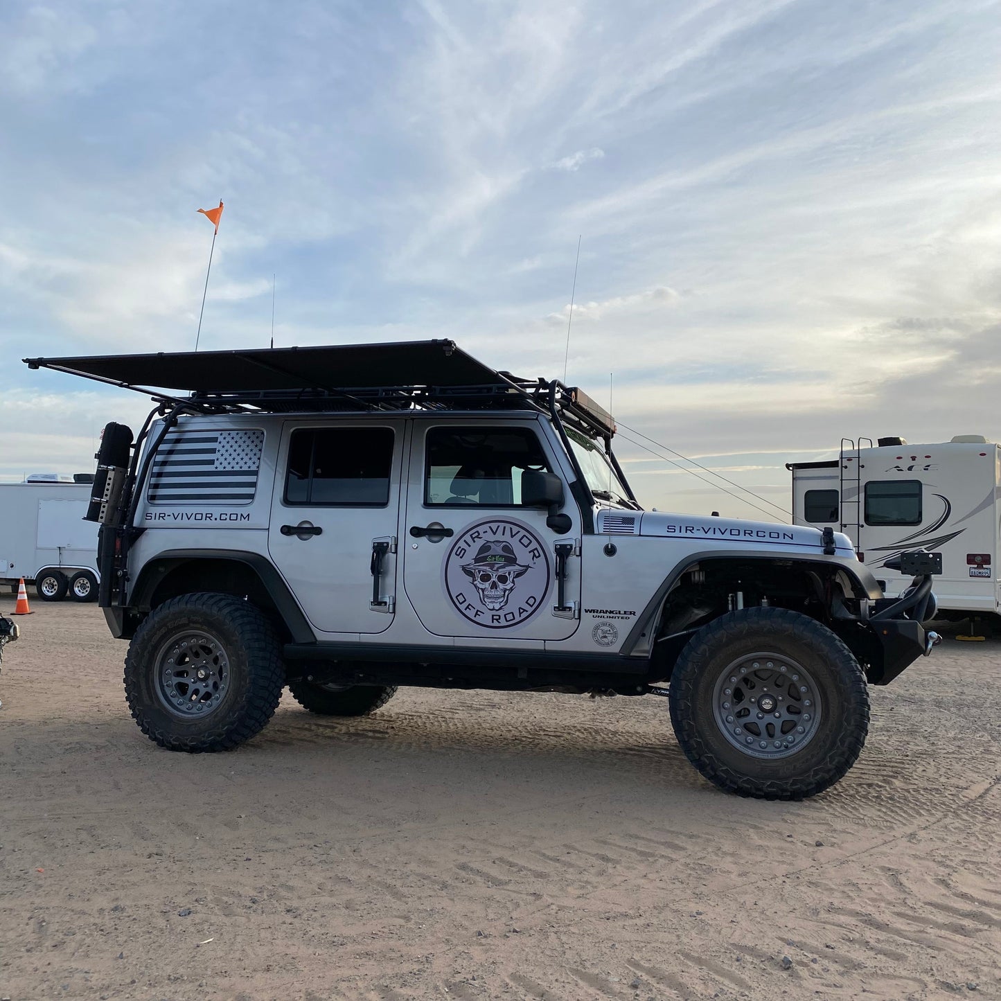 Sir-Shade™ Telescoping Awning System JL 4-Door for Gobi Rack