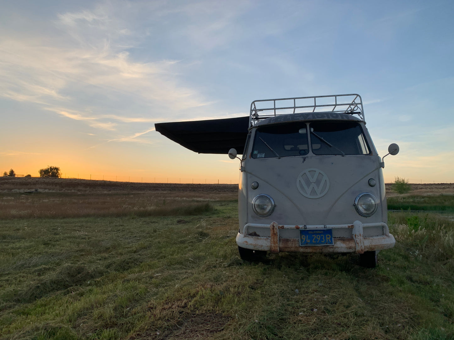 VW Bus Wing: Sir-Shade™ Telescoping Awning System