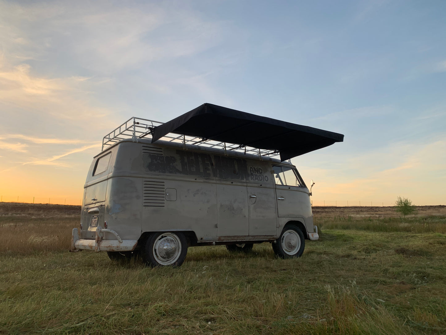 VW Bus Wing: Sir-Shade™ Telescoping Awning System